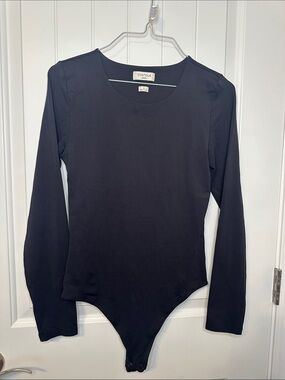Aritzia Contour Black Long Sleeve round neck Bodysuit